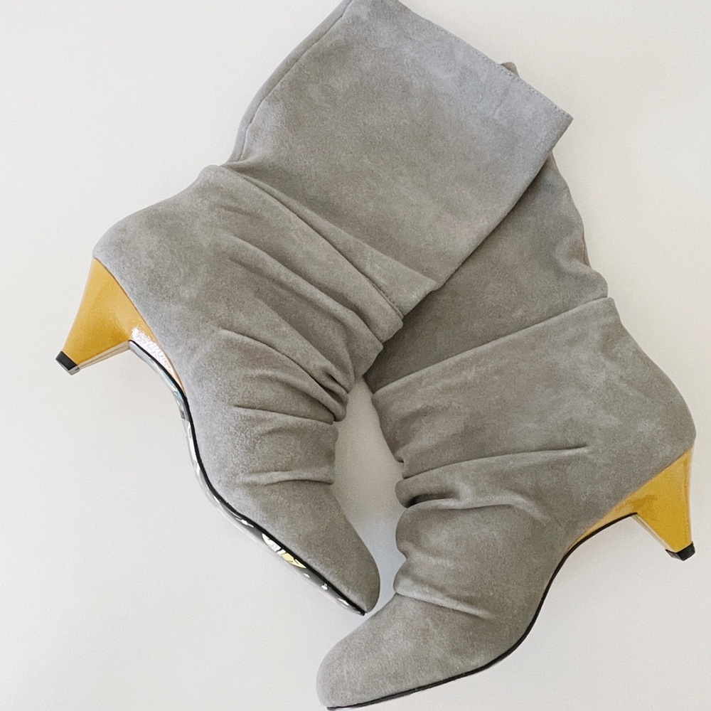 Harajuku Lovers genuine grey suede boots